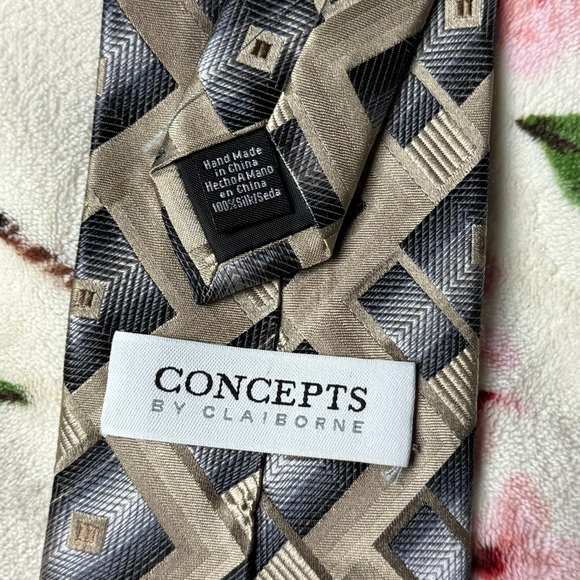 Claiborne Black and Gray Geometric Tie - Picture 2 of 2